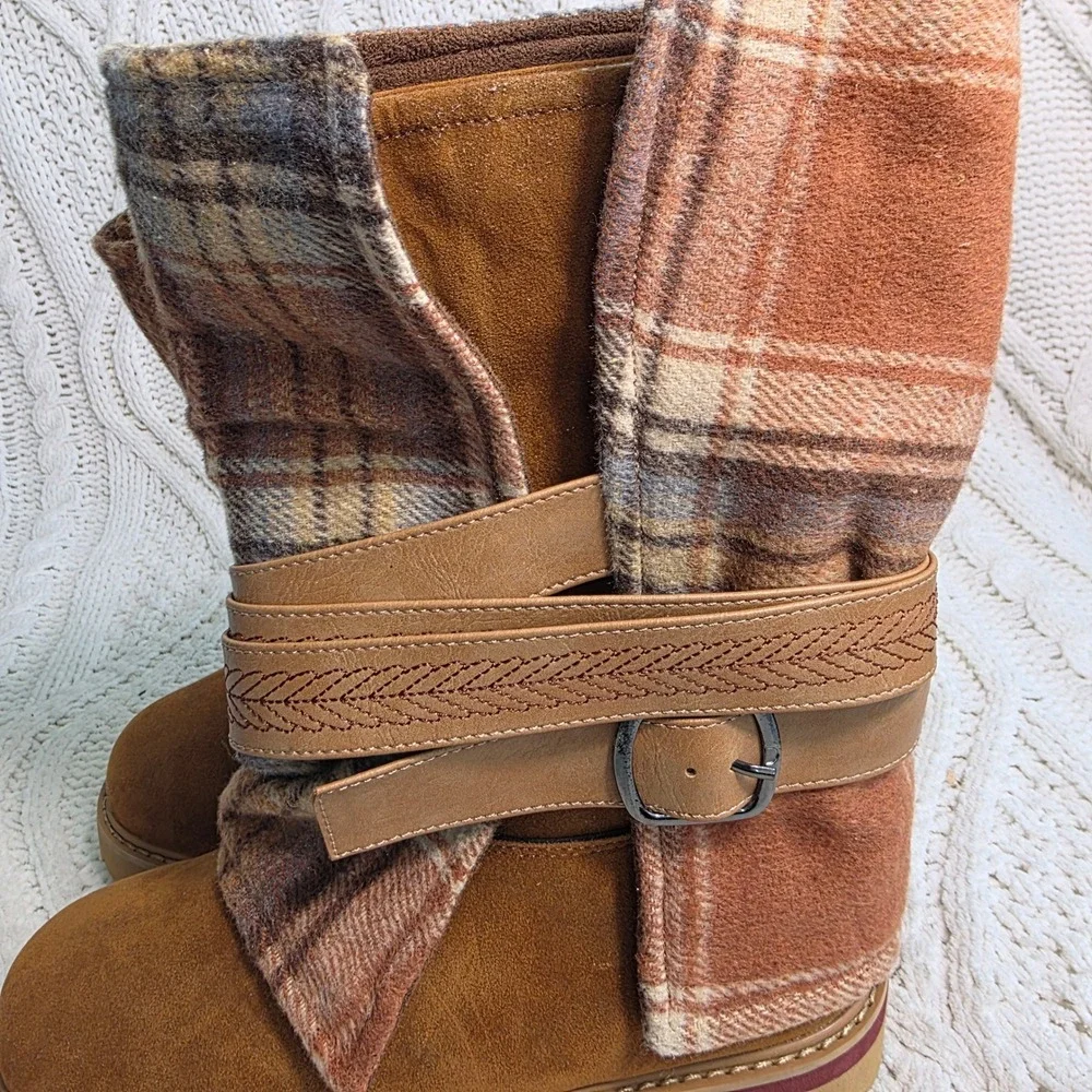 Muk Luks Mid Calf Boots Brown Plaid Flannel Suede Wrap Strap Womens 6 Wide New